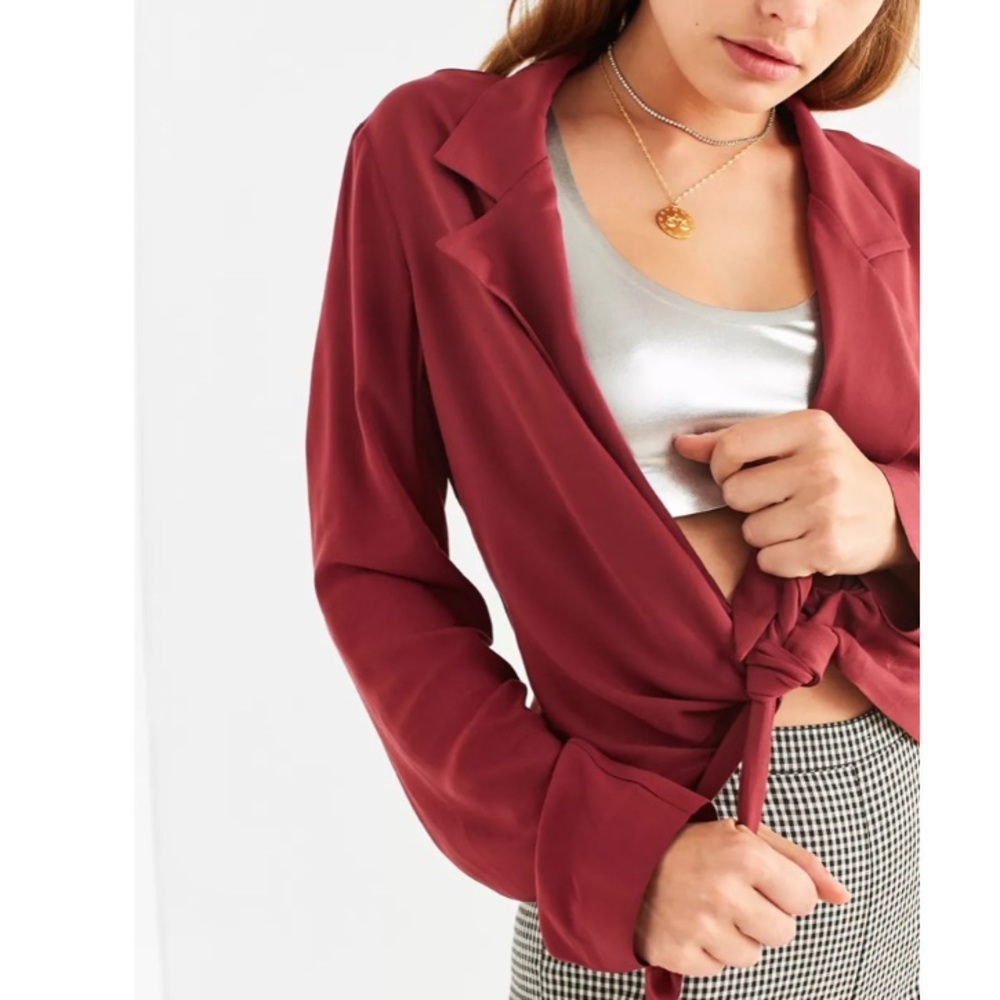 UO Silence + Noise Plunging Blazer